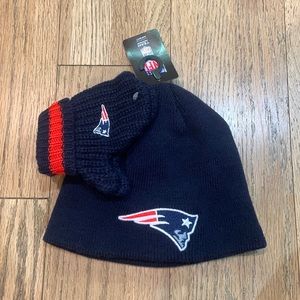 NWT Patriots hat and mittens